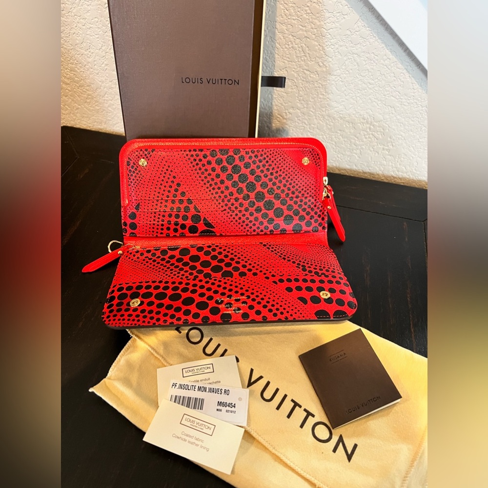 Rare limited Louis Vuitton Kusama Monogram Insolite Wallet(never used)